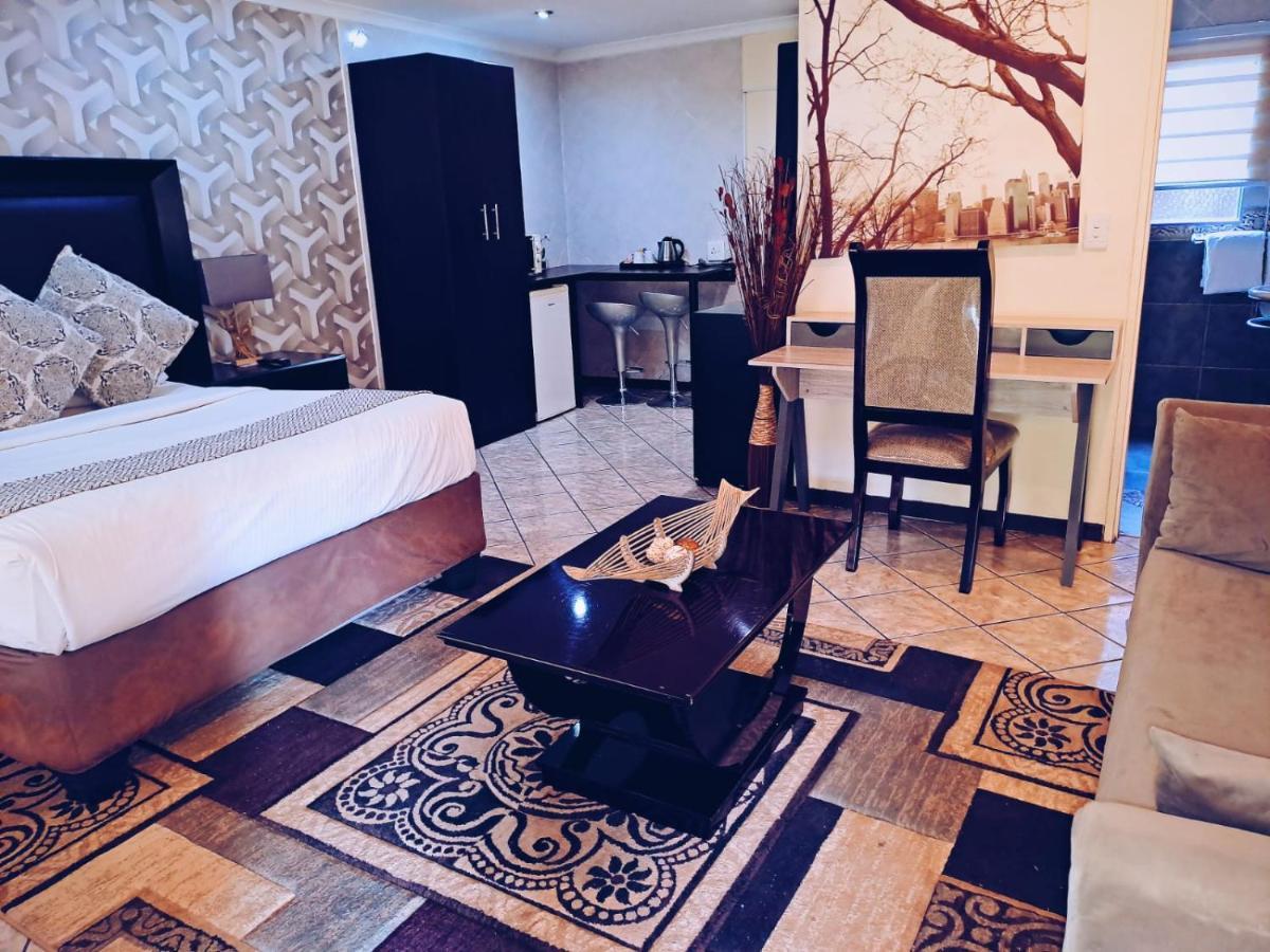 Ecotel Premier Lodge & Conference Centre Benoni Esterno foto