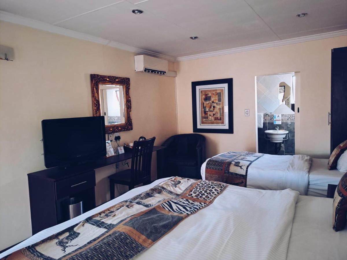 Ecotel Premier Lodge & Conference Centre Benoni Esterno foto