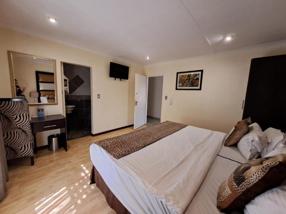 Ecotel Premier Lodge & Conference Centre Benoni Esterno foto