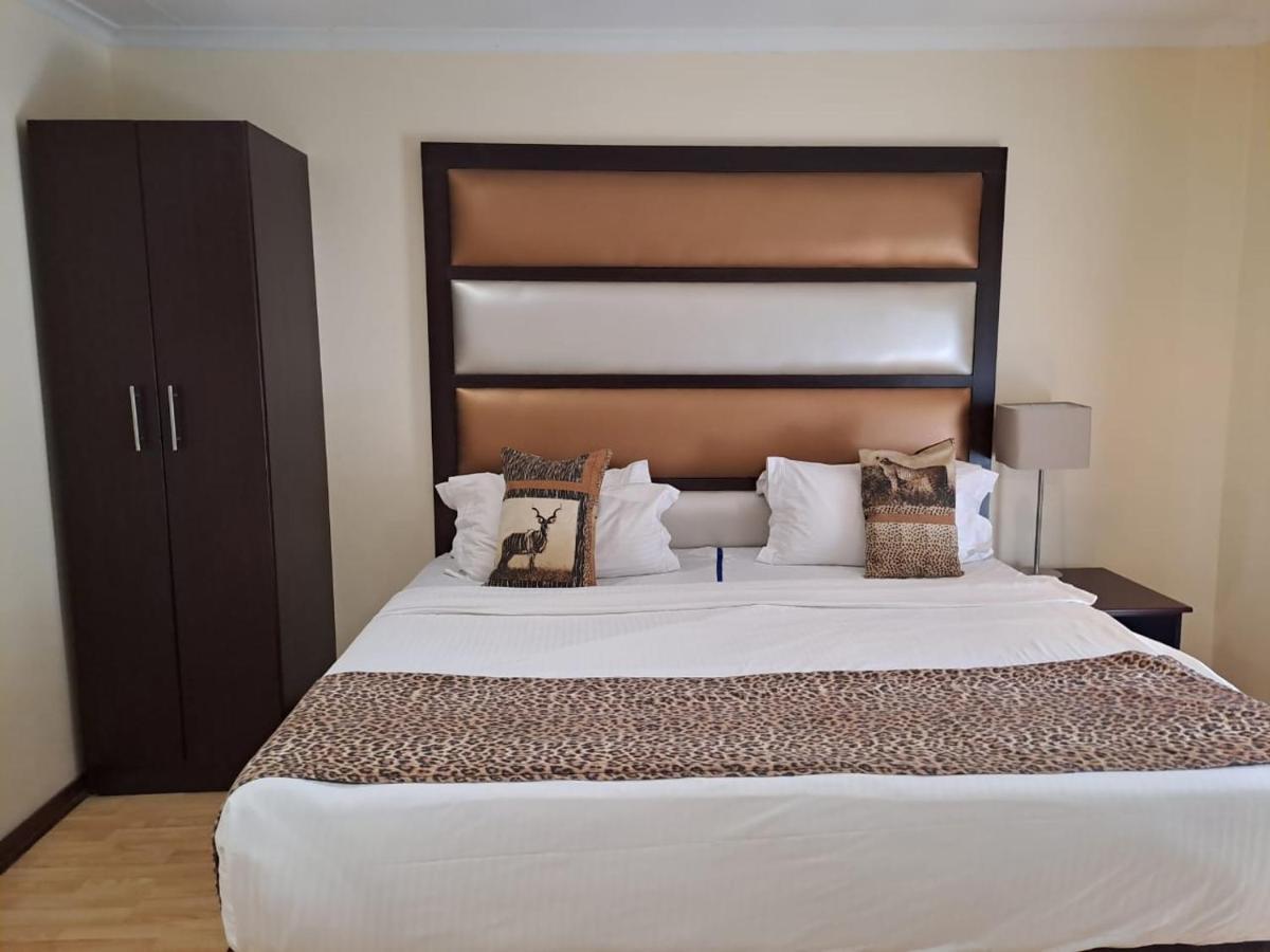 Ecotel Premier Lodge & Conference Centre Benoni Esterno foto